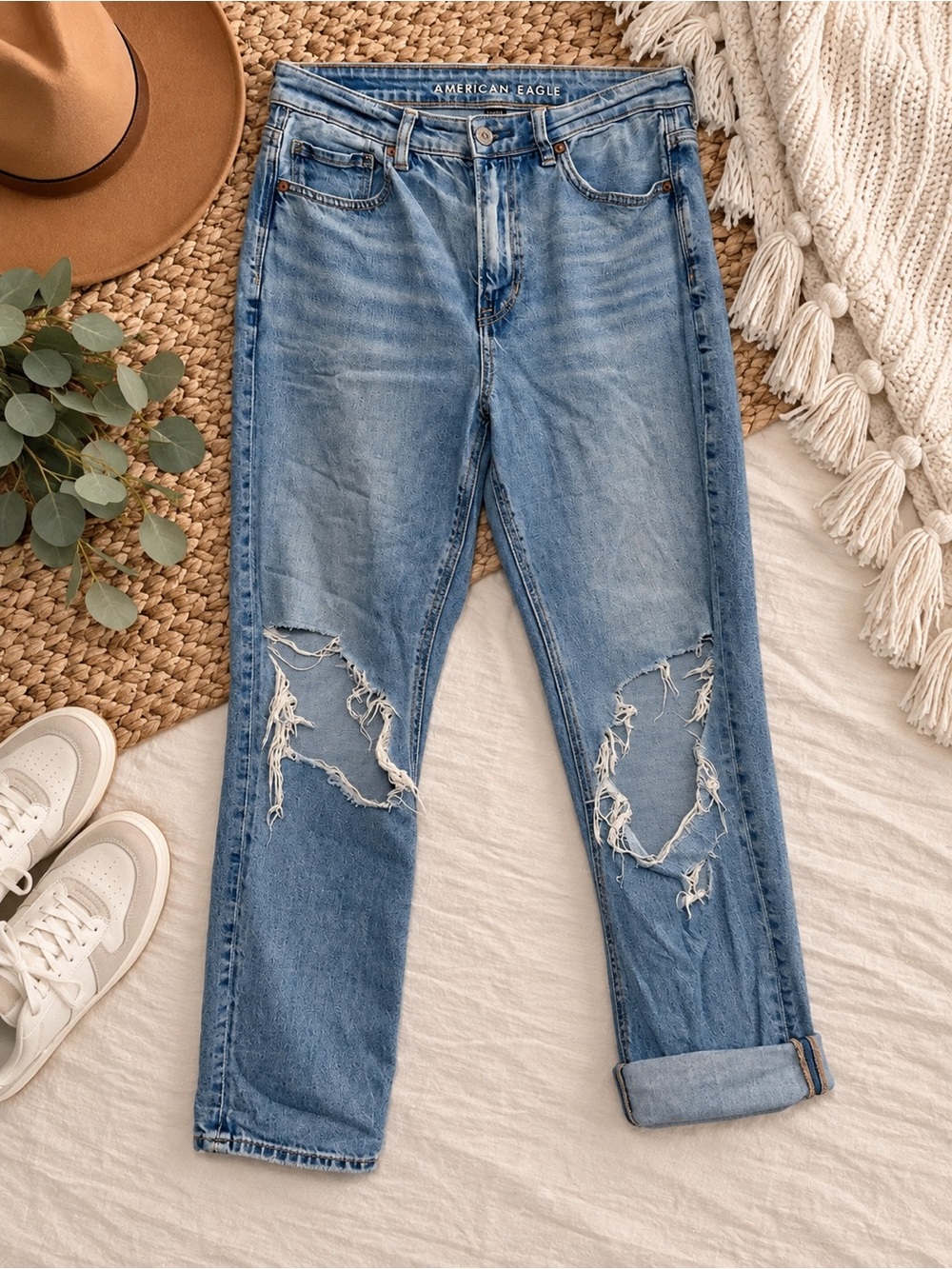 American Eagle Strigid High Rise Distressed Mom Jeans Size 8